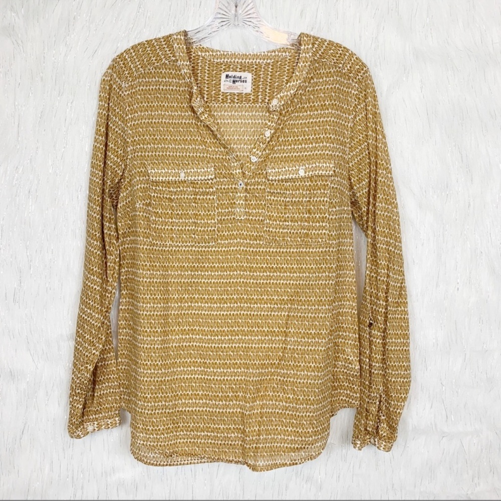 Holding Horses Anthro button down top - gold Sz10